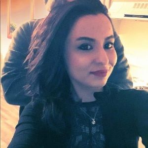 Meet your Posher, Desiree